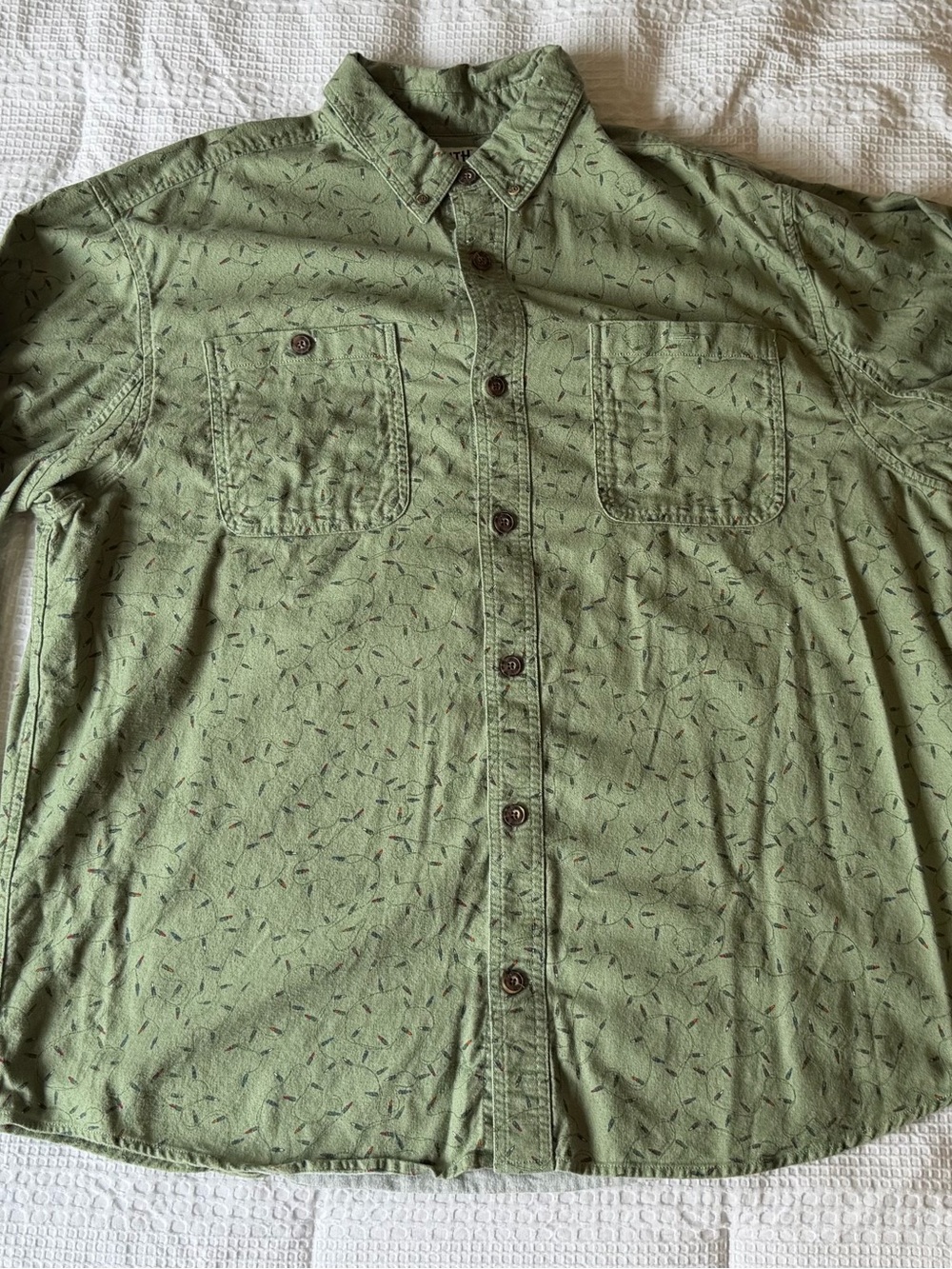 Duluth Trading Green Angry Beaver XMas Patterned Button-Down Relaxed Fit Shirt